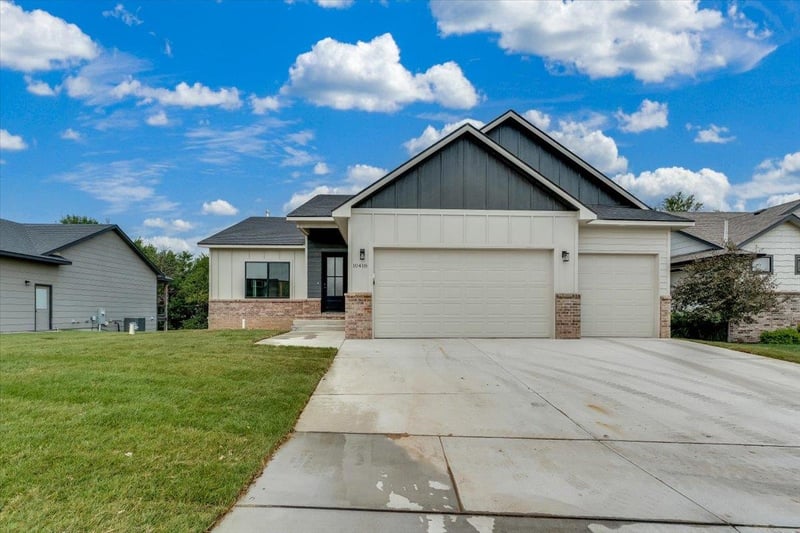 10418 Graber Cir, Wichita, KS 67215