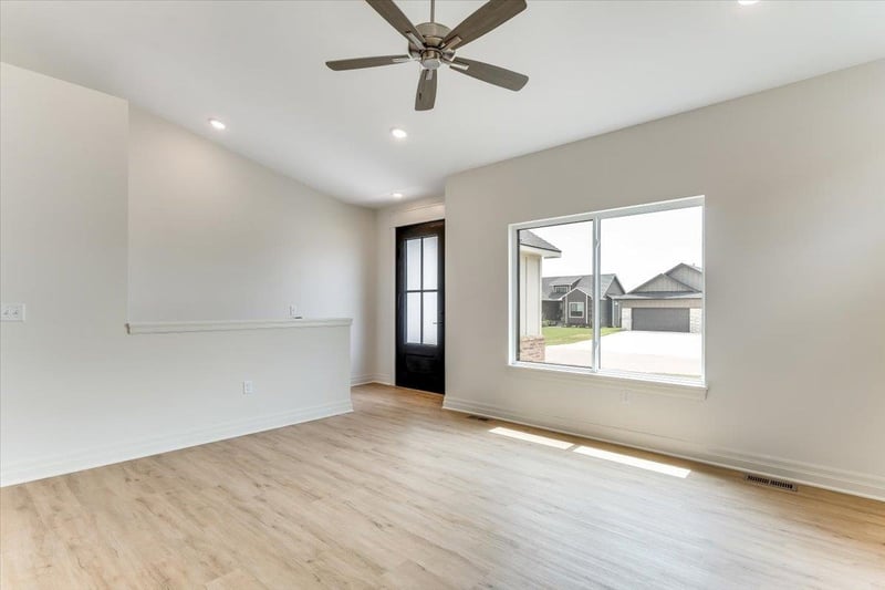 10418 Graber Cir, Wichita, KS 67215