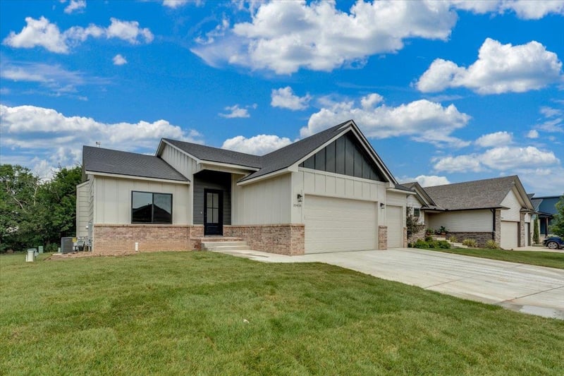 10418 Graber Cir, Wichita, KS 67215