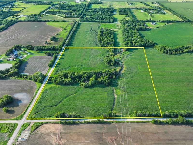 000 County Line Rd, Benton, KS 67017