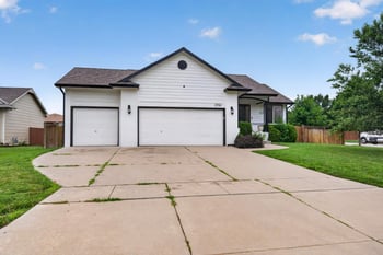 2701 E Kite, Wichita, KS 67219