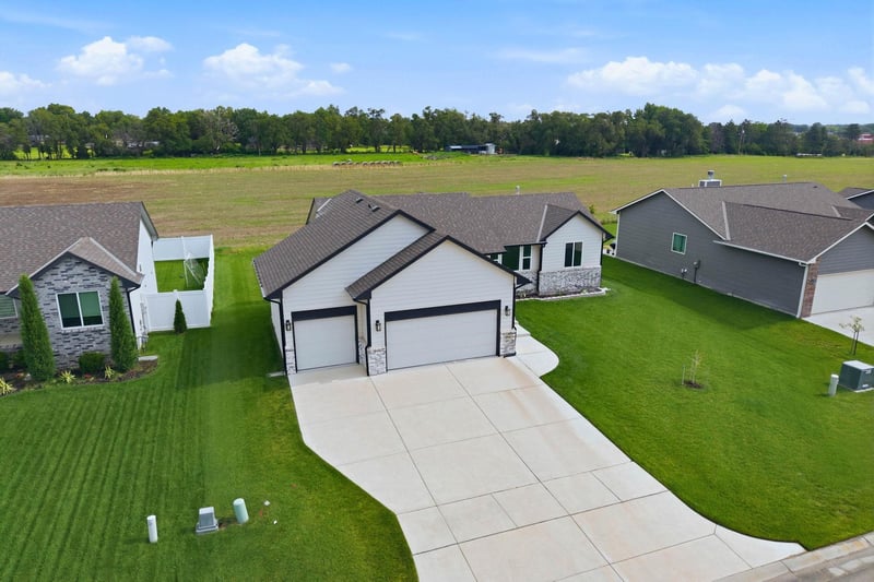 10514 Wilkinson , Maize, KS 67101