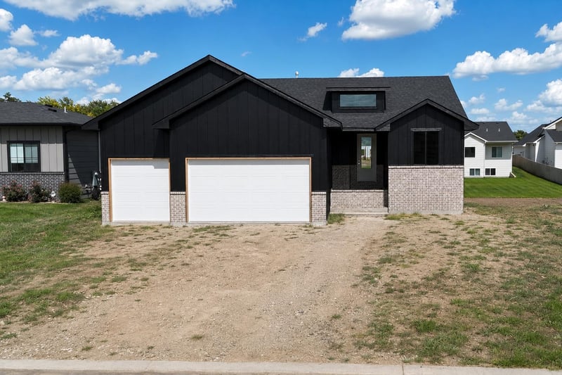 5758 Edwards St, Wichita, KS 67204