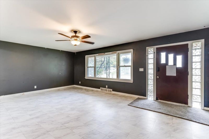 921 5th , Newton, KS 67114