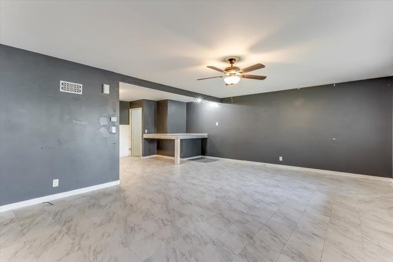 921 5th , Newton, KS 67114