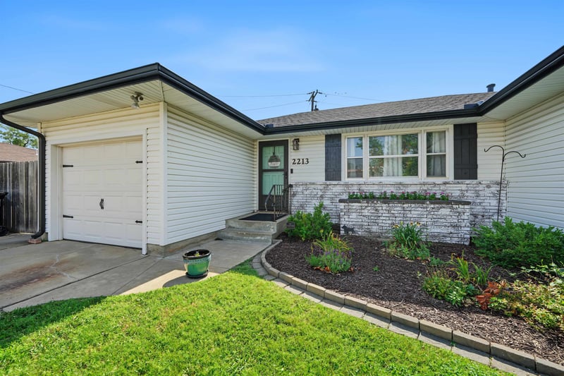 2213 Quincy , Salina, KS 67401