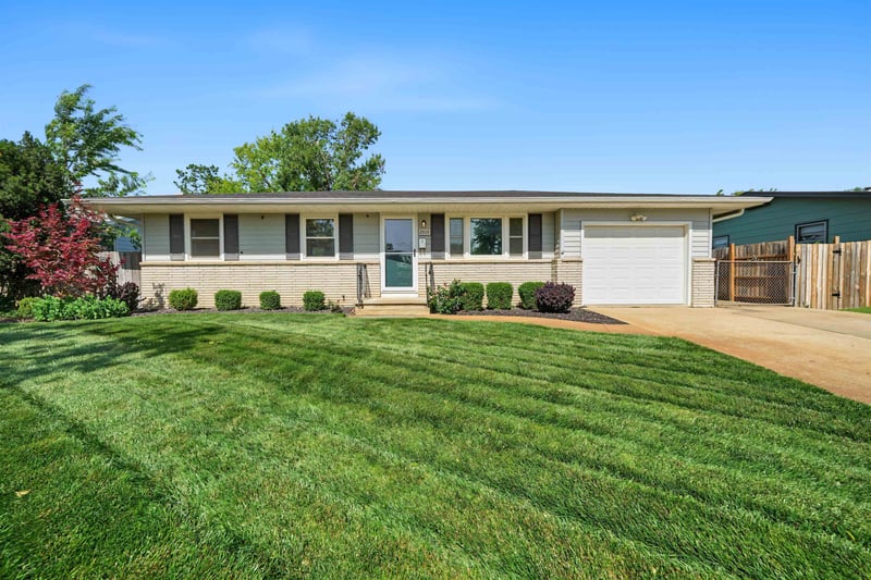 2508 Simmons , Salina, KS 67401