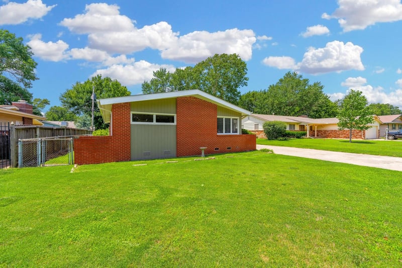 2427 N Coolidge Ave, Wichita, KS 67204