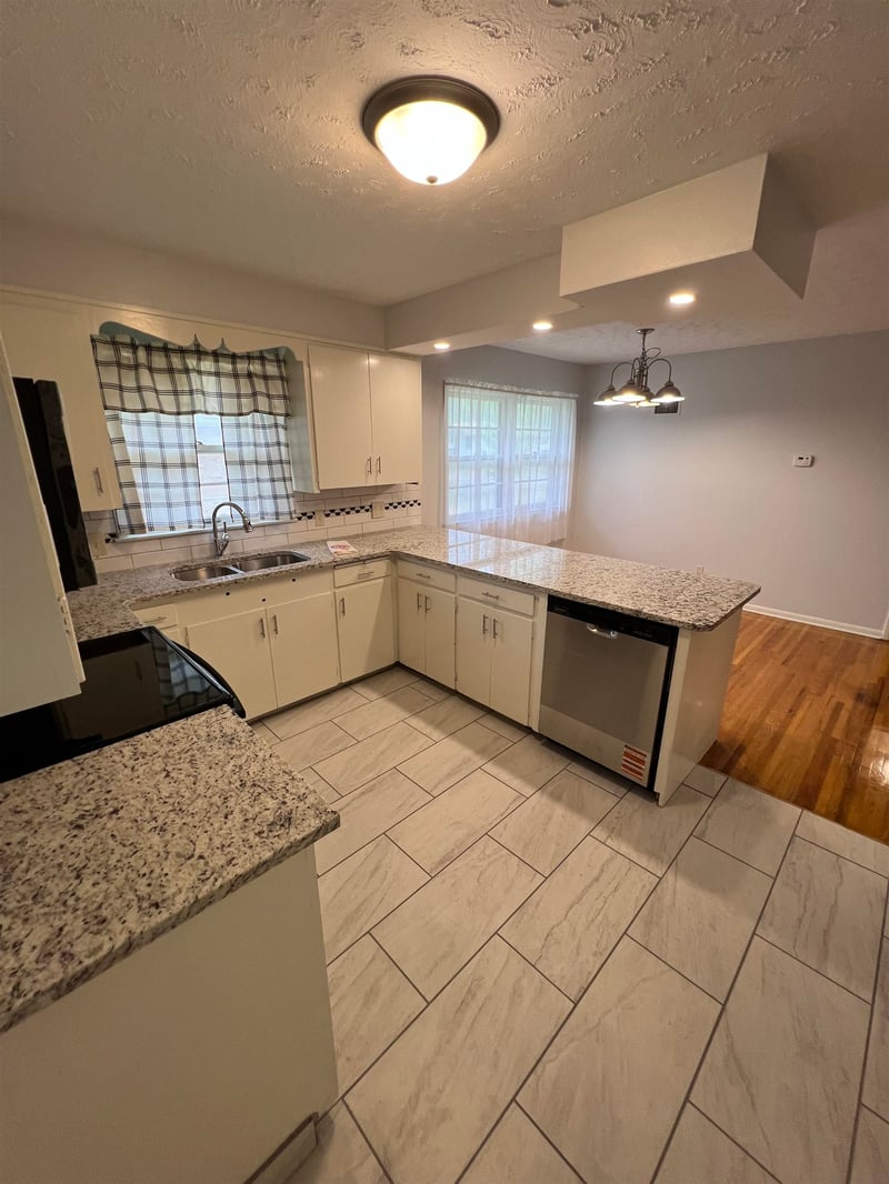 1600 4th , Newton, KS 67114