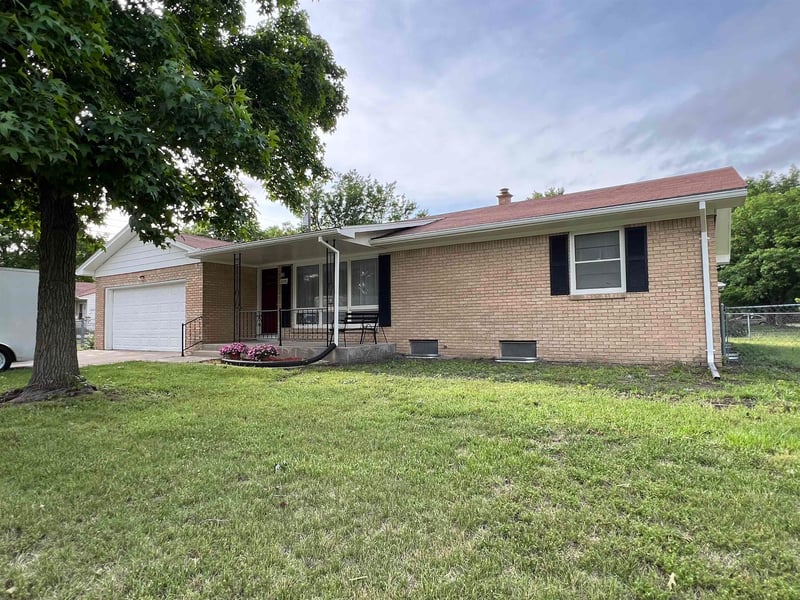 1600 4th , Newton, KS 67114