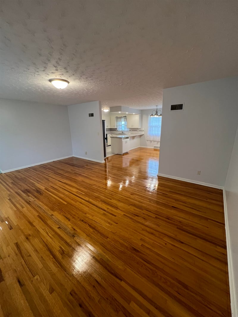 1600 4th , Newton, KS 67114