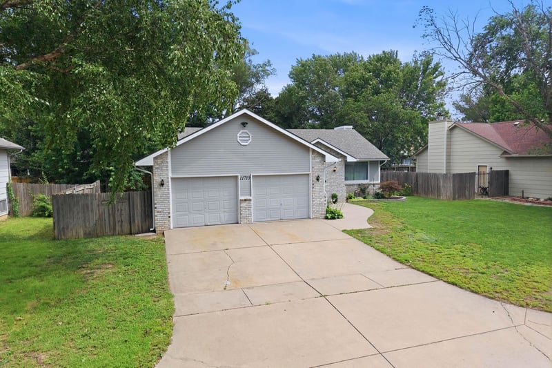 11710 Murdock , Wichita, KS 67212
