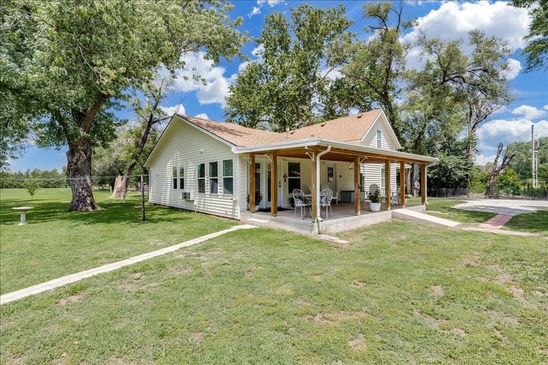 1179 E 120th Ave N, Belle Plaine, KS 67013