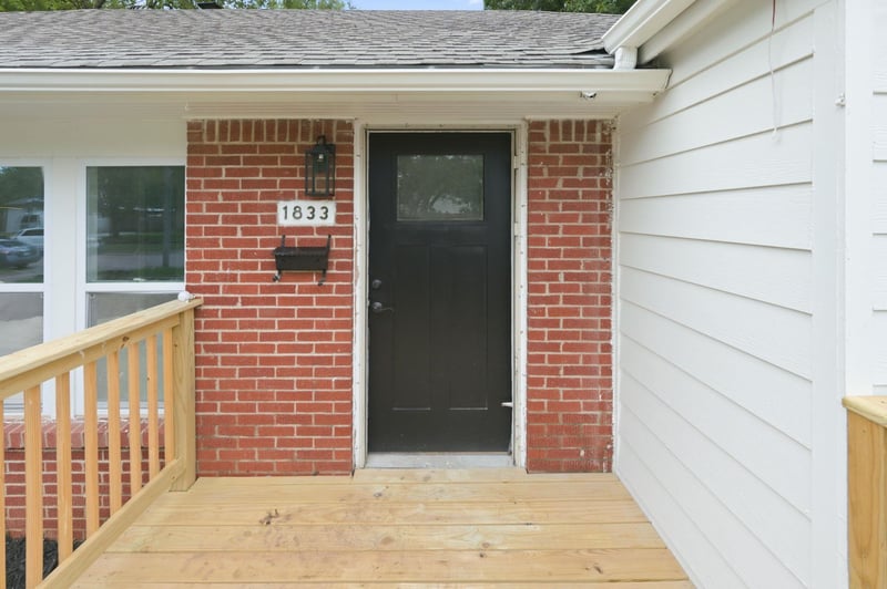1833 Parkwood Ln, Wichita, KS 67218