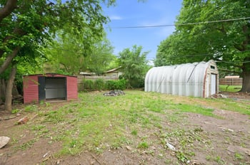 1833 S Parkwood Ln, Wichita, KS 67218
