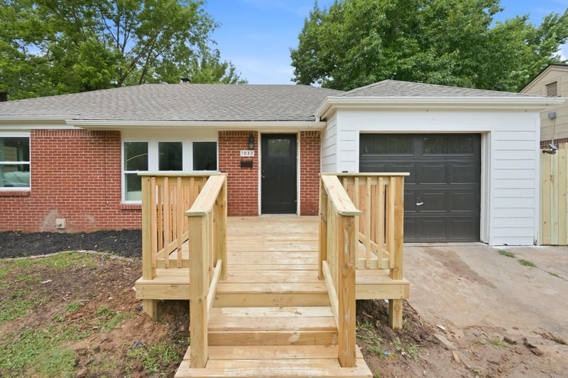 1833 Parkwood Ln, Wichita, KS 67218