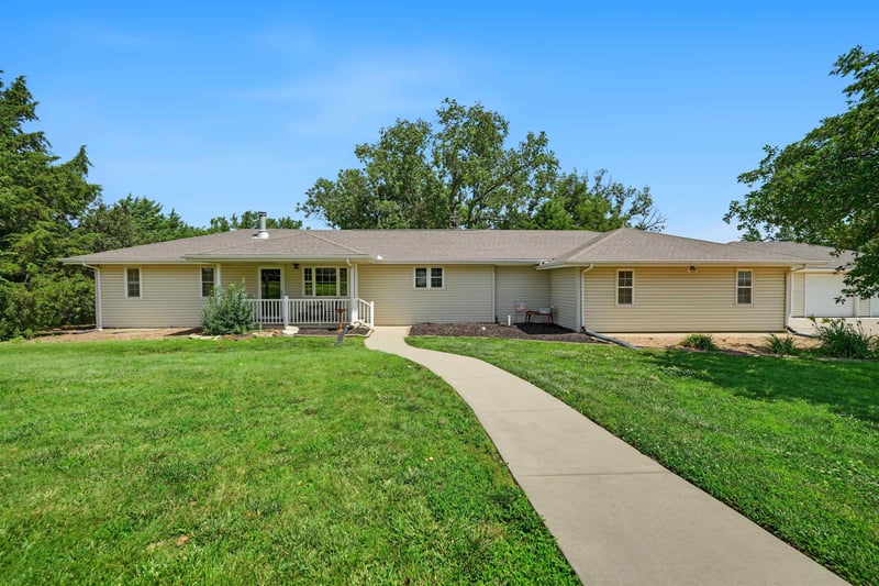 1707 Coronado Rd, Bennington, KS 67422