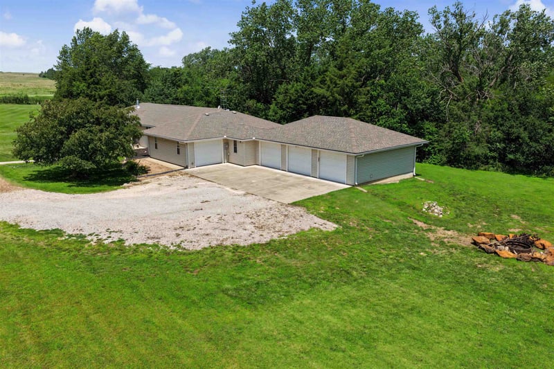 1707 Coronado Rd, Bennington, KS 67422