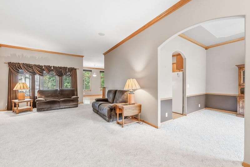 1252 N Hickory Creek Ct, Wichita, KS 67235
