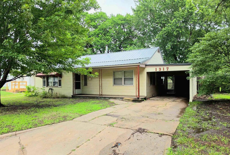 1317 B , Wellington, KS 67152
