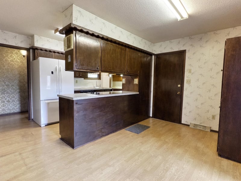 213 Lauber Ln, Derby, KS 67037
