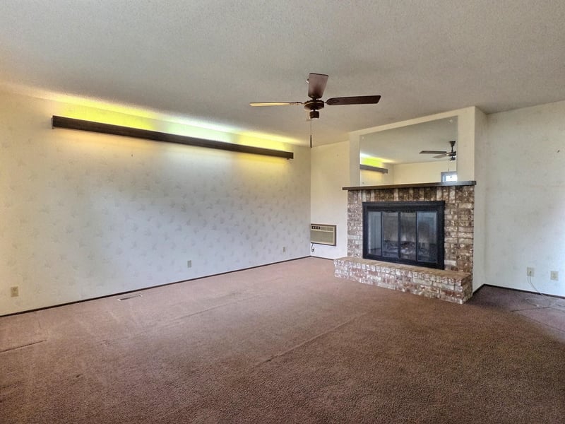 213 Lauber Ln, Derby, KS 67037