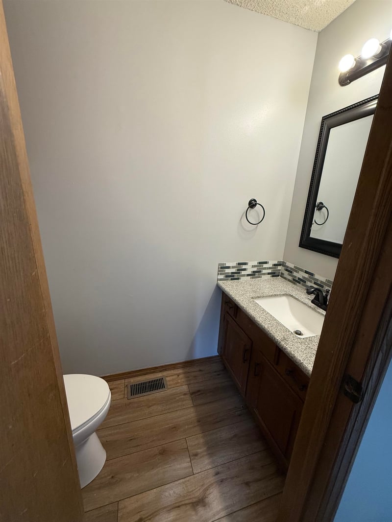 140 - 142 E Wood Ave, Clearwater, KS 67026
