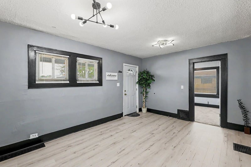208 N Kansas, Wichita, KS 67214