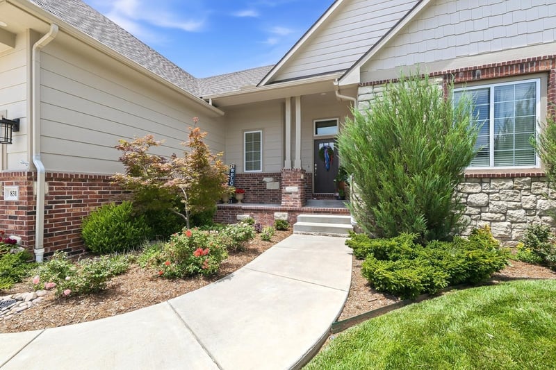 831 Ruby Ct, Mulvane, KS 67110-9300
