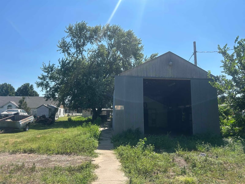 1316 N A, Wellington, KS 67152