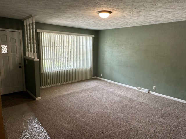 2362 Georgetown Rd, Salina, KS 67401