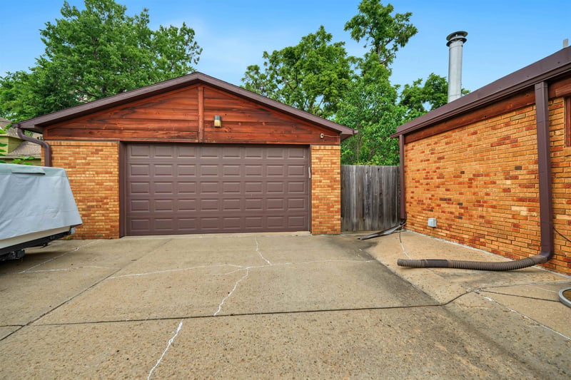 145 Phillips , Salina, KS 67401