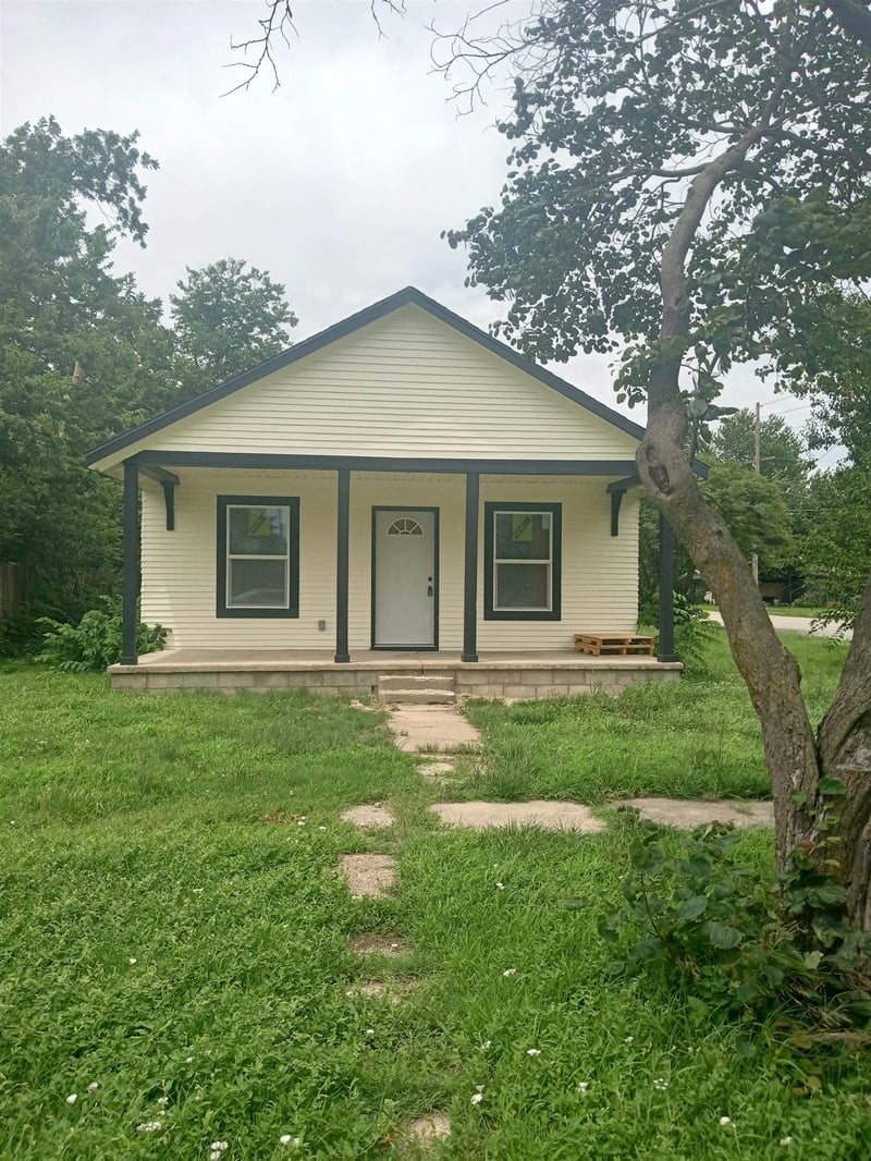 203 Harvey , Burrton, KS 67020