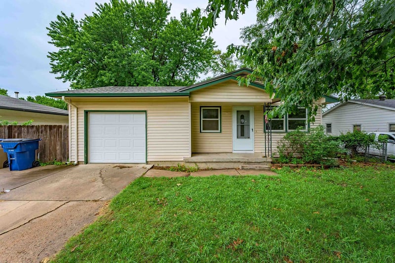 6334 N Scottsville St, Park City, KS 67219-1710