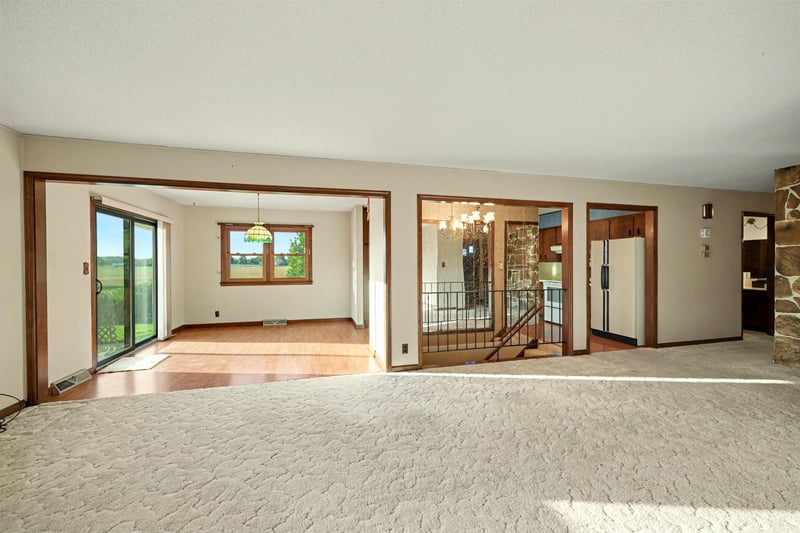515 N Pine St, Lindsborg, KS 67456