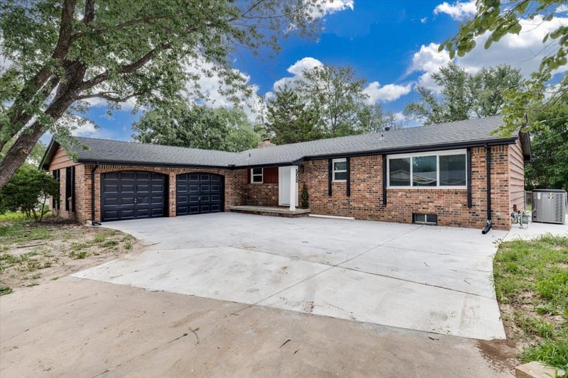 550 N Parallel Dr, Andover, KS 67002