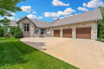 10817 E Glengate Cir, Wichita, KS 67206