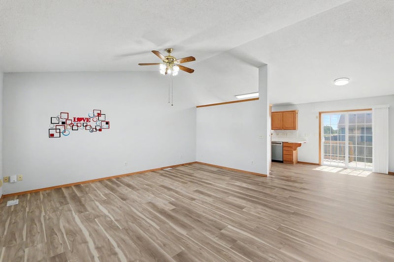 1920 Leeanne Ln, Wichita, KS 67207
