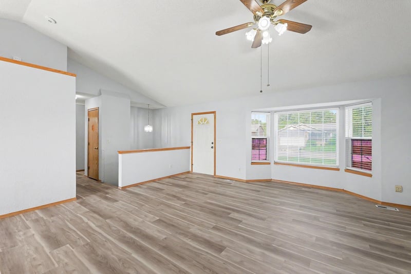 1920 Leeanne Ln, Wichita, KS 67207