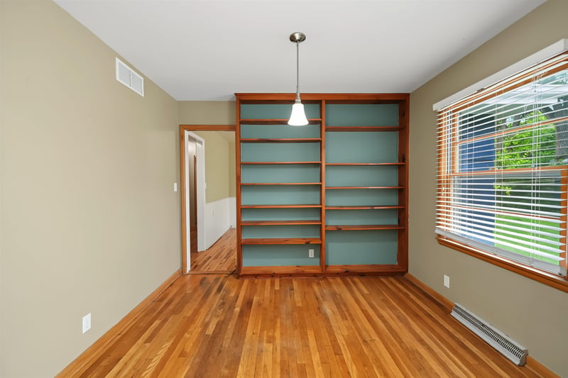 415 Chestnut St, Lindsborg, KS 67456