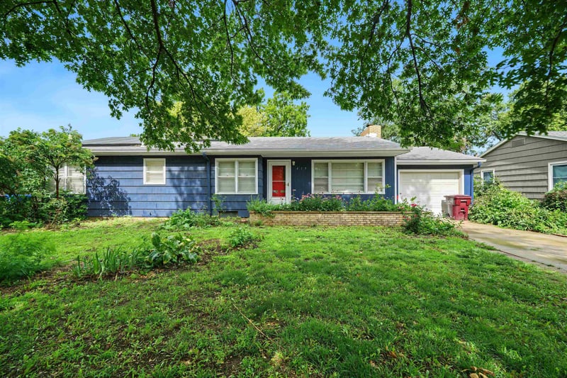 415 Chestnut St, Lindsborg, KS 67456