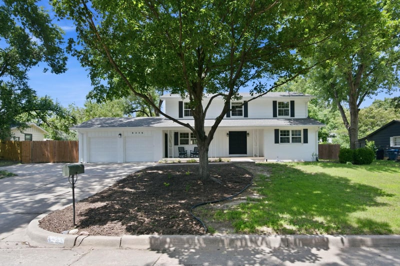 8226 Peach Tree Ln, Wichita, KS 67207