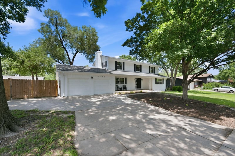 8226 Peach Tree Ln, Wichita, KS 67207