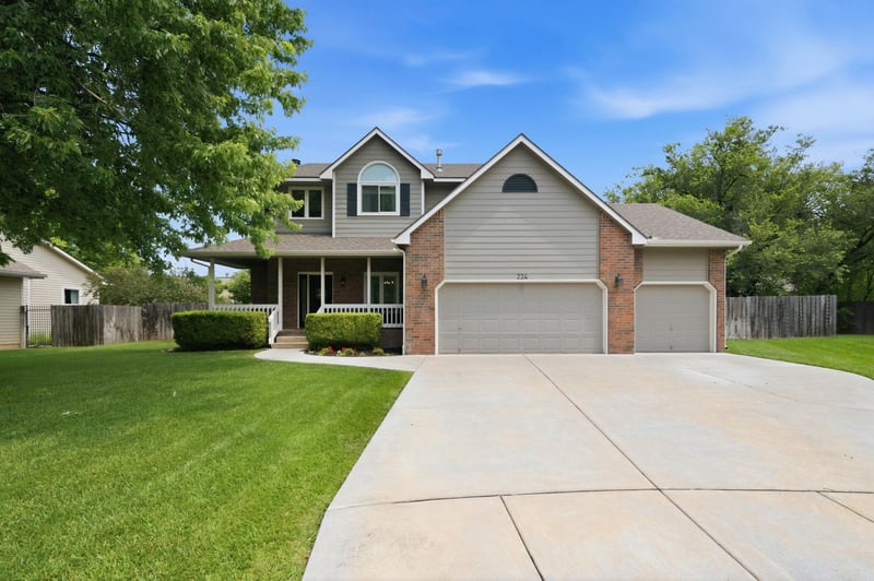 224 Pinecrest Ct, Andover, KS 67002