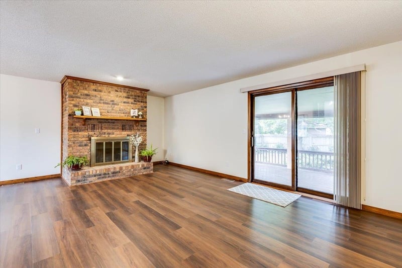 727 Crescent , Hesston, KS 67062