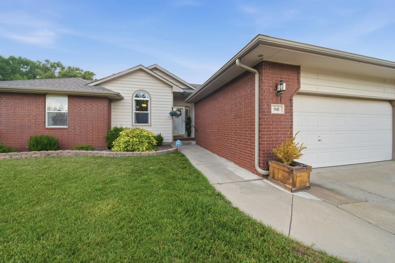 941 Sandalwood, Wichita, KS 67230