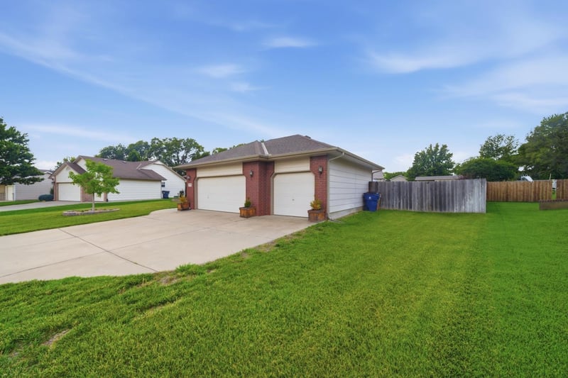 941 Sandalwood, Wichita, KS 67230