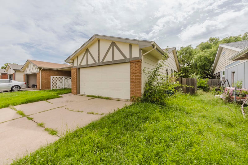 3159 Bunker Hill, Wichita, KS 67210