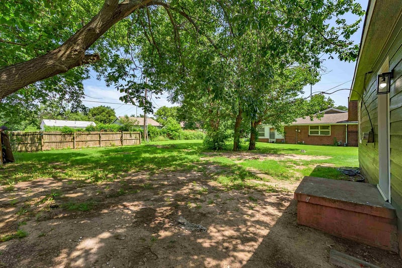 1242 Piatt Ave, Wichita, KS 67214
