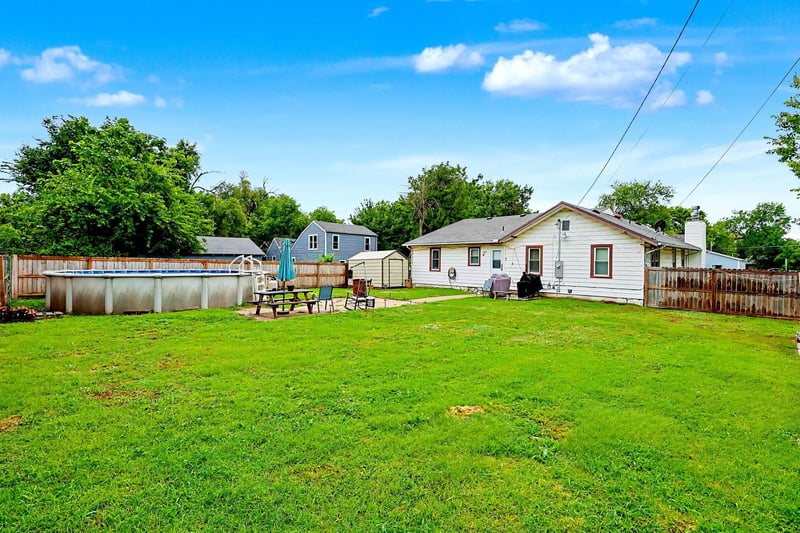 1556 Poplar , Wichita, KS 67214